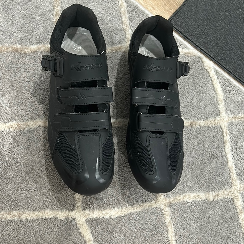 Peleton cycle shoes